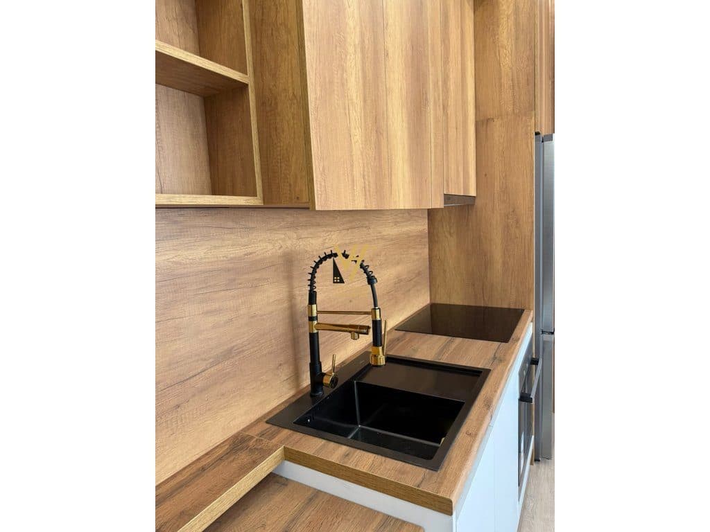 JEPET APARTAMENT 1+1 ME QERA TE MYSLYM SHYRI 85.000 LEKE 3