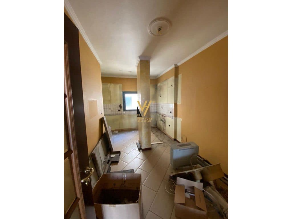 JEPET ZYRE 160M2 ME QERA TE BLLOKU 2.200 EURO 3
