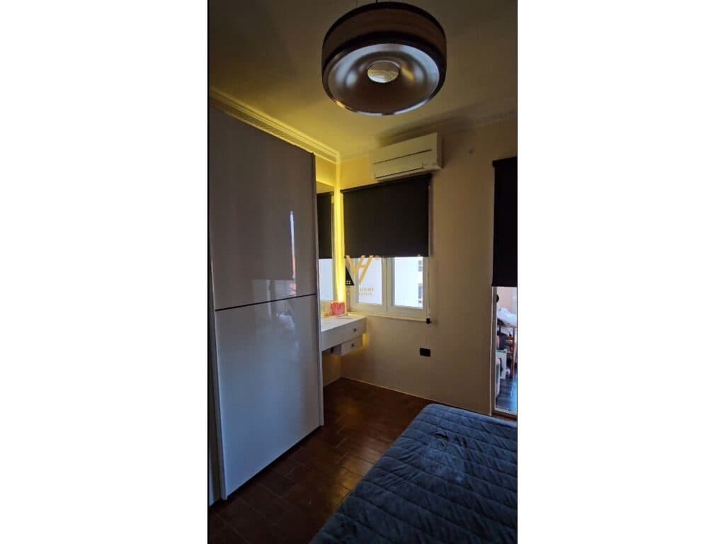 Shitet Apartament 1+1+ballkon ne Yzberisht pran Spitalit Amerikan 3 85 m2