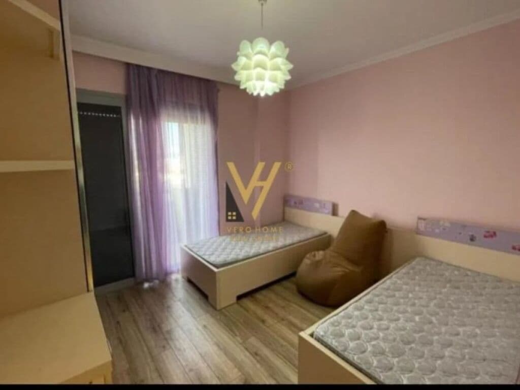 Jepet Apartament 3+1+2+ballkon me qera te Rruga e Kosovareve 145 m2 4