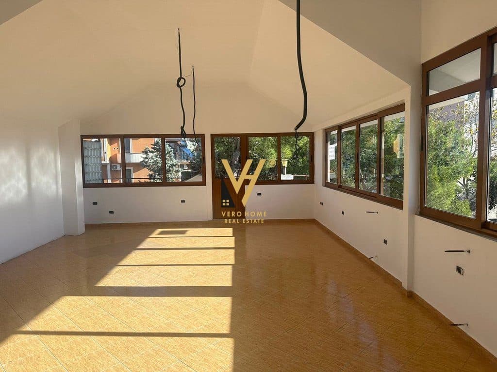 JEPET PARUKERI 33 M2 ME QERA TEK VIZION PLUS 75.000 LEKE