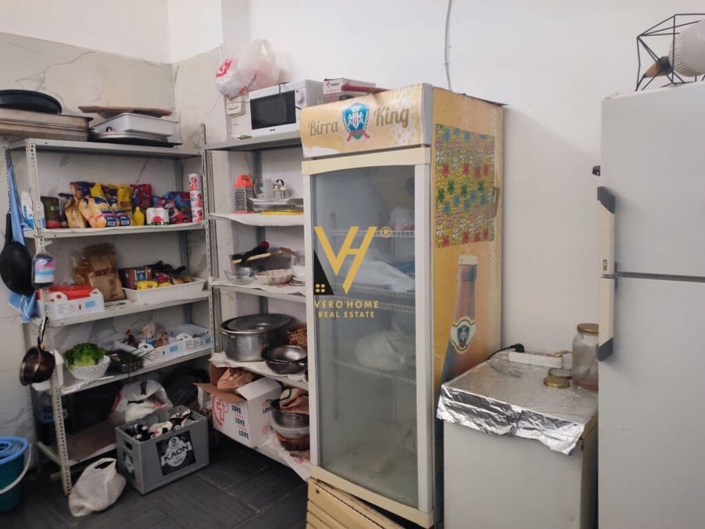 Shitet Bar-Restorant ne Golem 200 m2 3
