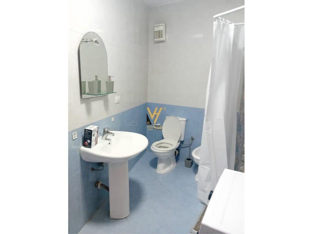 JEPET APARTAMENT 1+1+BLK ME QIRA TE RRUGA E ELBASANIT 72.000 LEKE 4