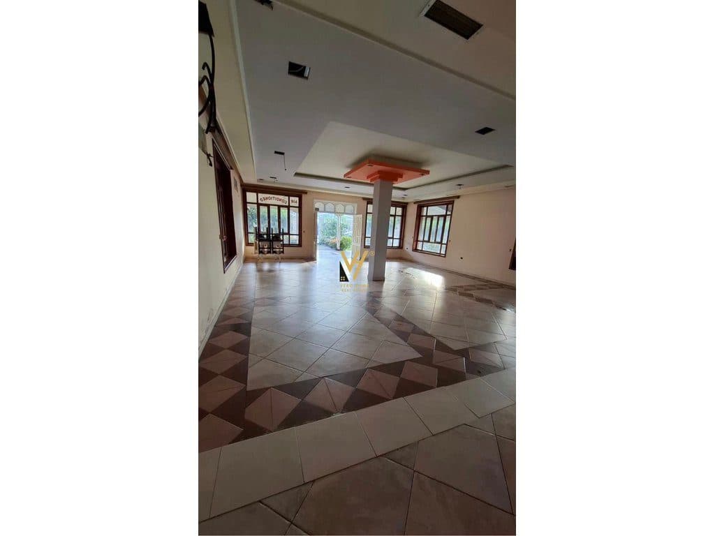 JEPET AMBIENT KOMERCIAL 400 M2 ME QERA THUMAN-KASHAR 1500 EURO 3