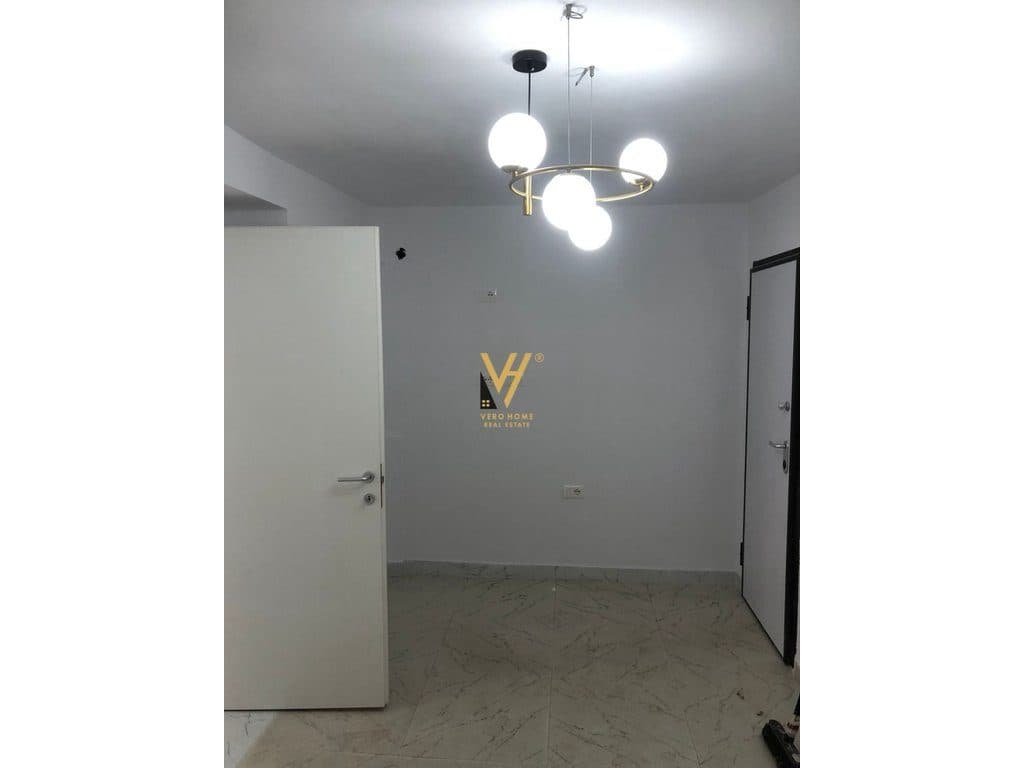 JEPET ZYRE 50 M2 ME QERA TE HOXHA TAHSIM 500 EURO