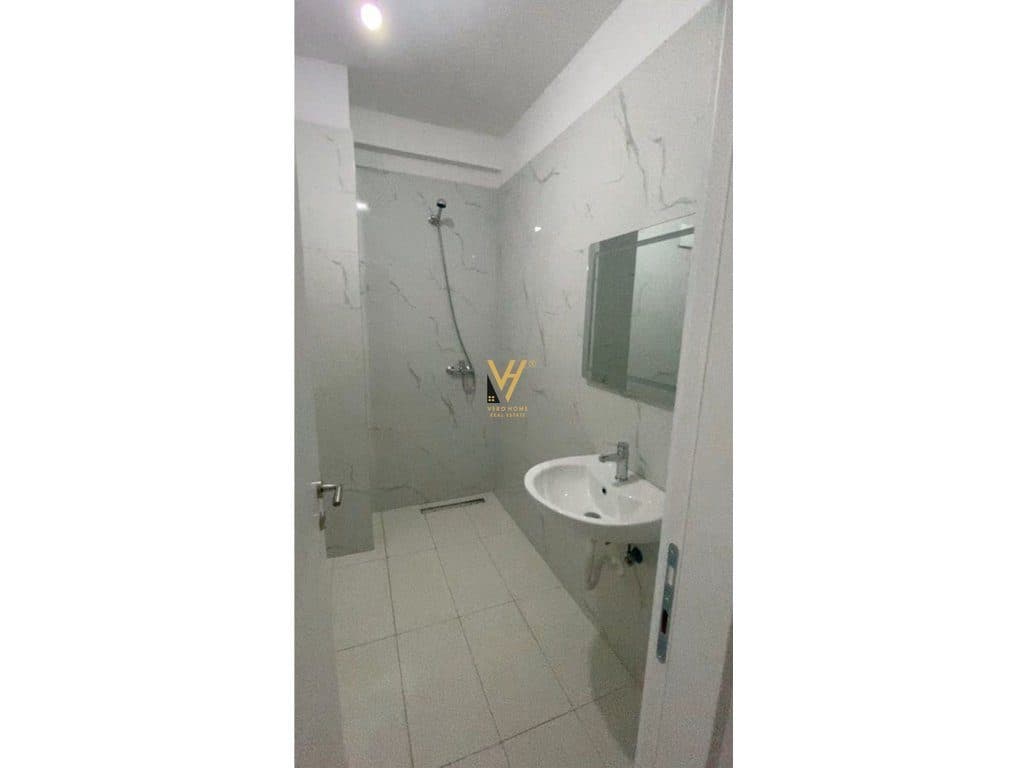 JEPET APARTAMENT 2+1 ME QIRA TE UNIVERS CITY 50.000 LEKE 3