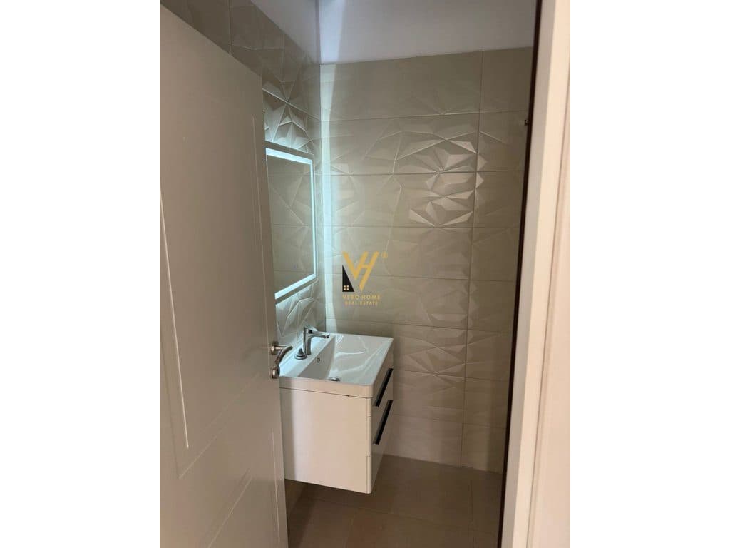 JEPET APARTAMENT 1+1+BLK ME QERA TE 5 MAJI 50.000 LEKE 3