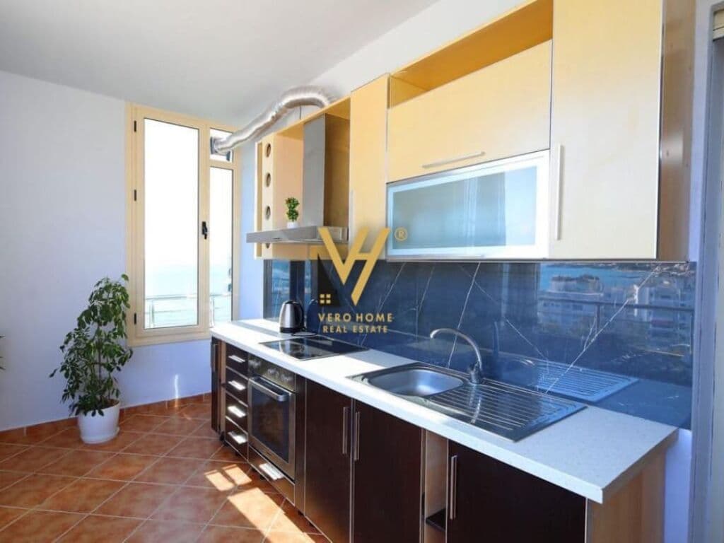 Shitet Apartament 2+1+2 ne Vlore 115 m2 2