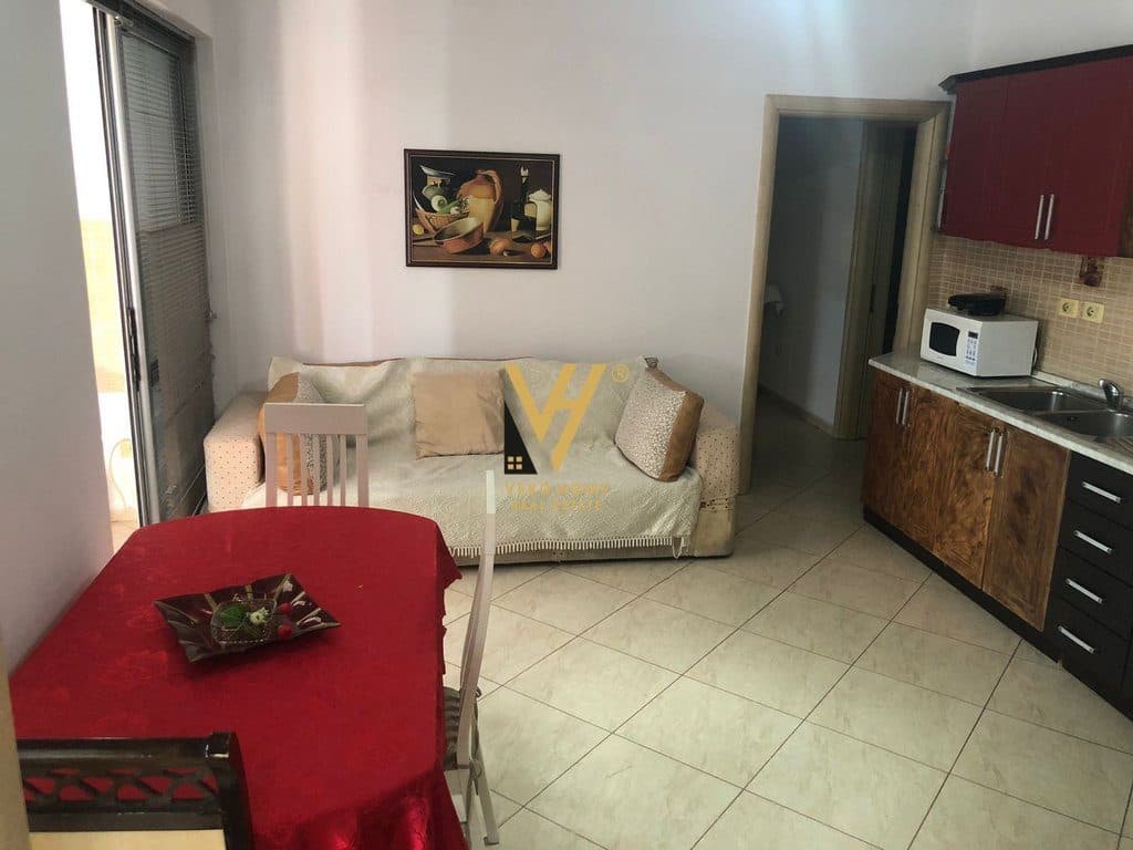 JEPET APARTAMENT 2+1+2 ME QIRA TE STACIONI I TRENIT 70.000 LEKE 2