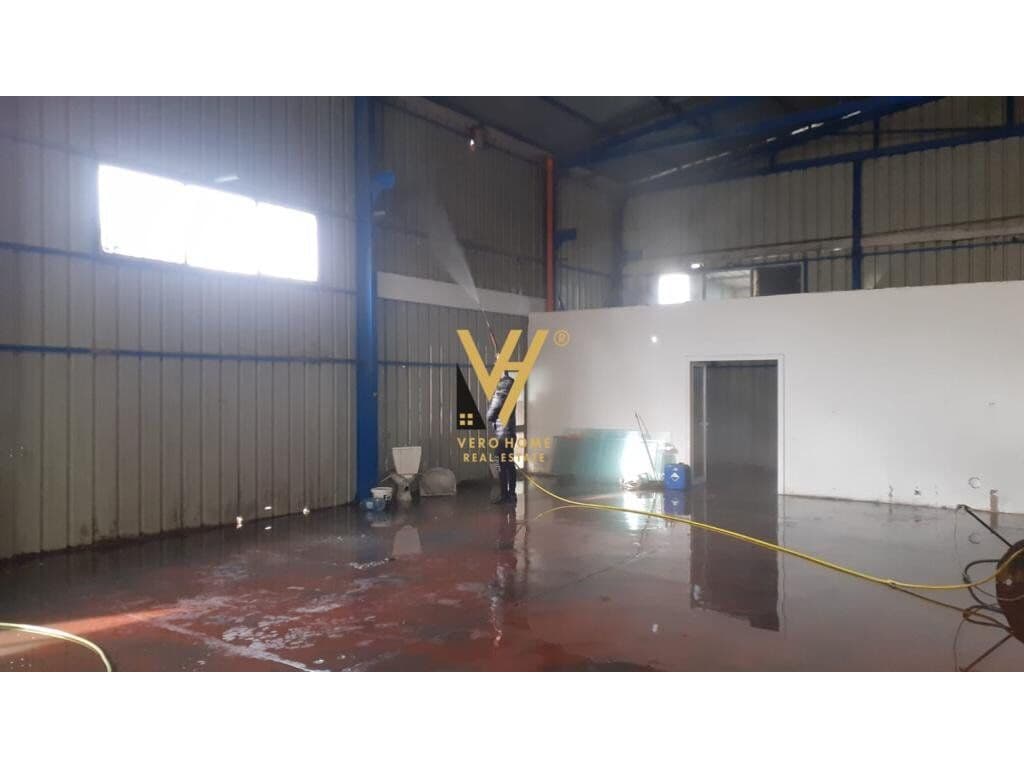 Shiten dy kapanpne + shtepi private te City Park 4150 m2