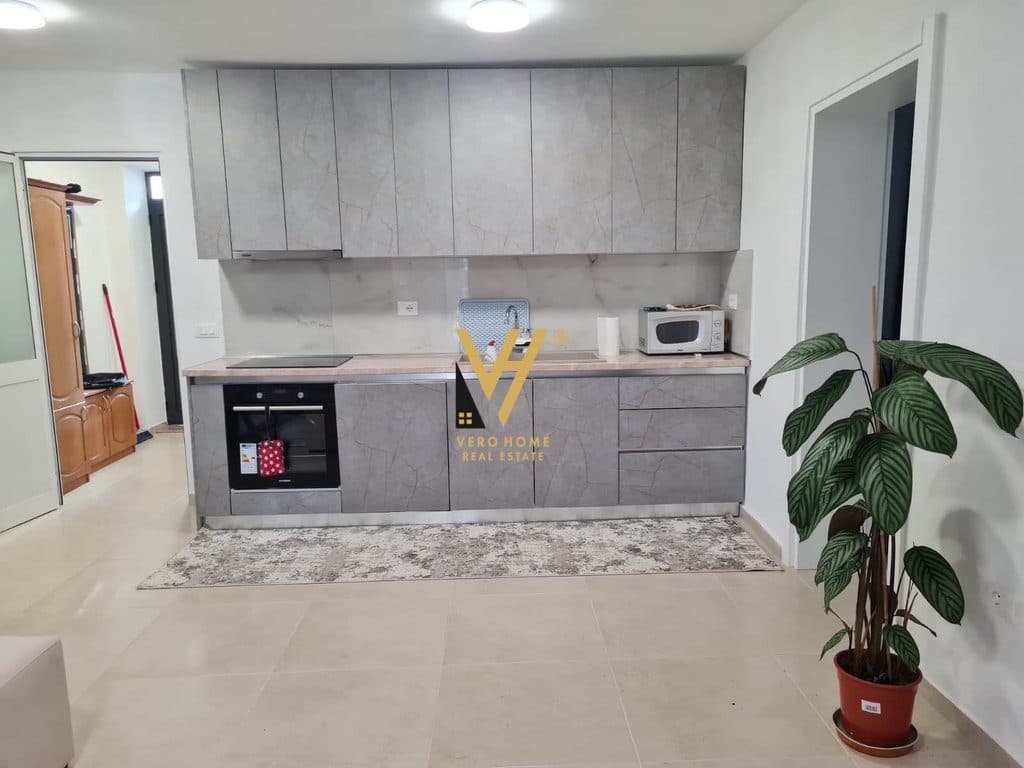 JEPET APARTAMENT 2+1+VERANDE ME QIRA NE BLLOK 850 EURO 2