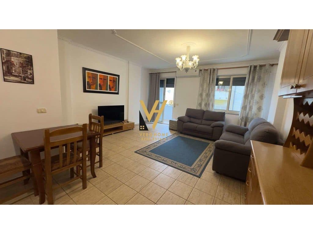 JEPET APARTAMENT 1+1+BLK ME QERA PRANE QENDRES 65.000 LEKE