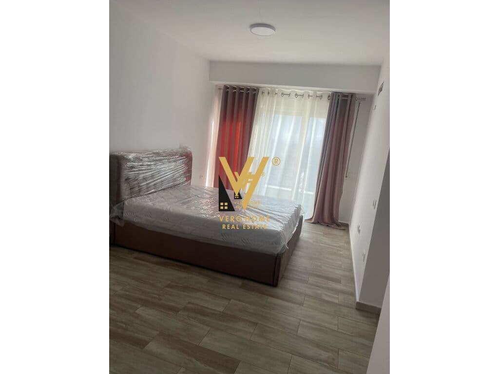 JEPET APARTAMENT 3+1+3+VERANDE ME QERA TE KODRA E DIELLIT 2, 1.200 EURO 2