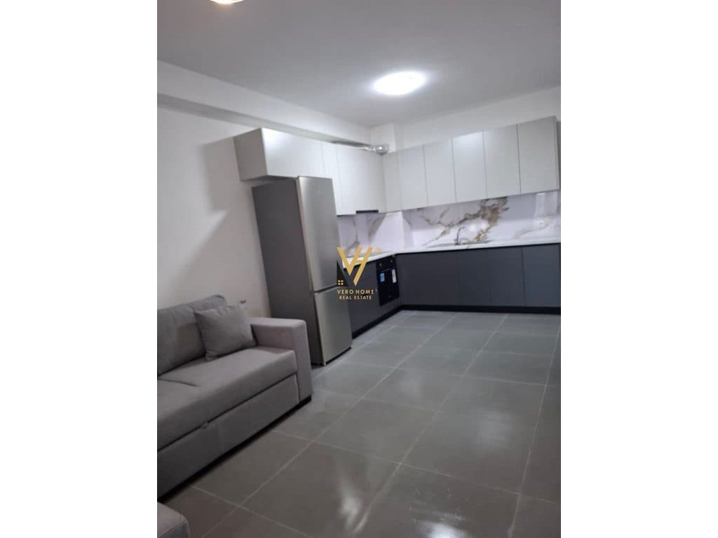 JEPET APARTAMENT 3+1 ME QIRA TE 5 MAJI 65.000 LEKE 2
