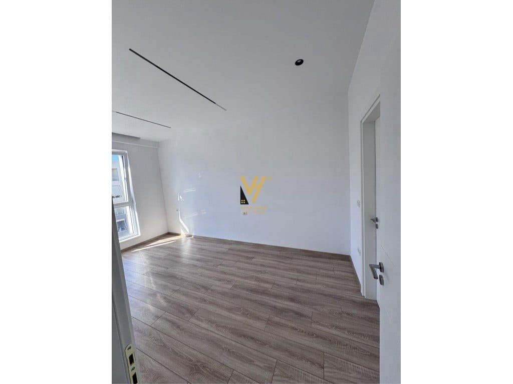 JEPET ZYRE 110 M2 ME QIRA TE KOMUNA E PARISIT 900 EURO 3