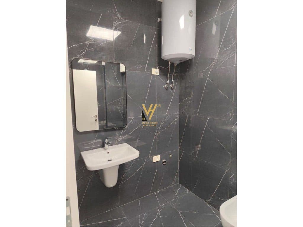 JEPET ZYRE 70 M2 ME QERA TE GOLDEN TOWER, MINE PEZA 600 EURO 4