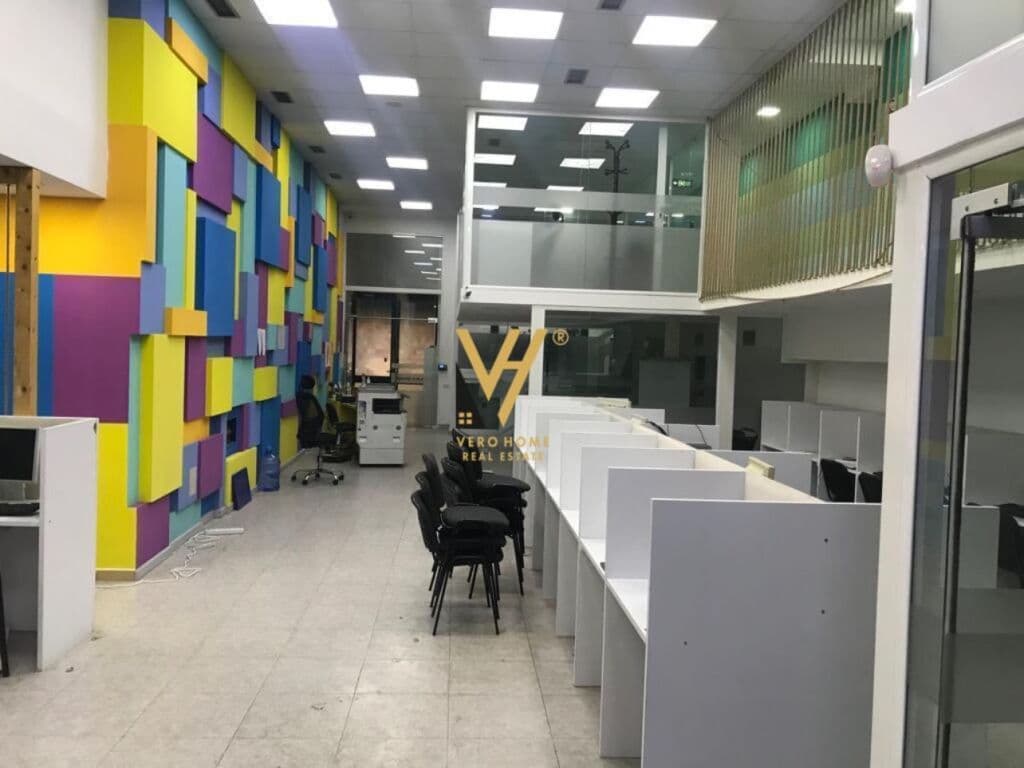 Jepet ambient biznesi me qera te Shallvaret 400 m2 3