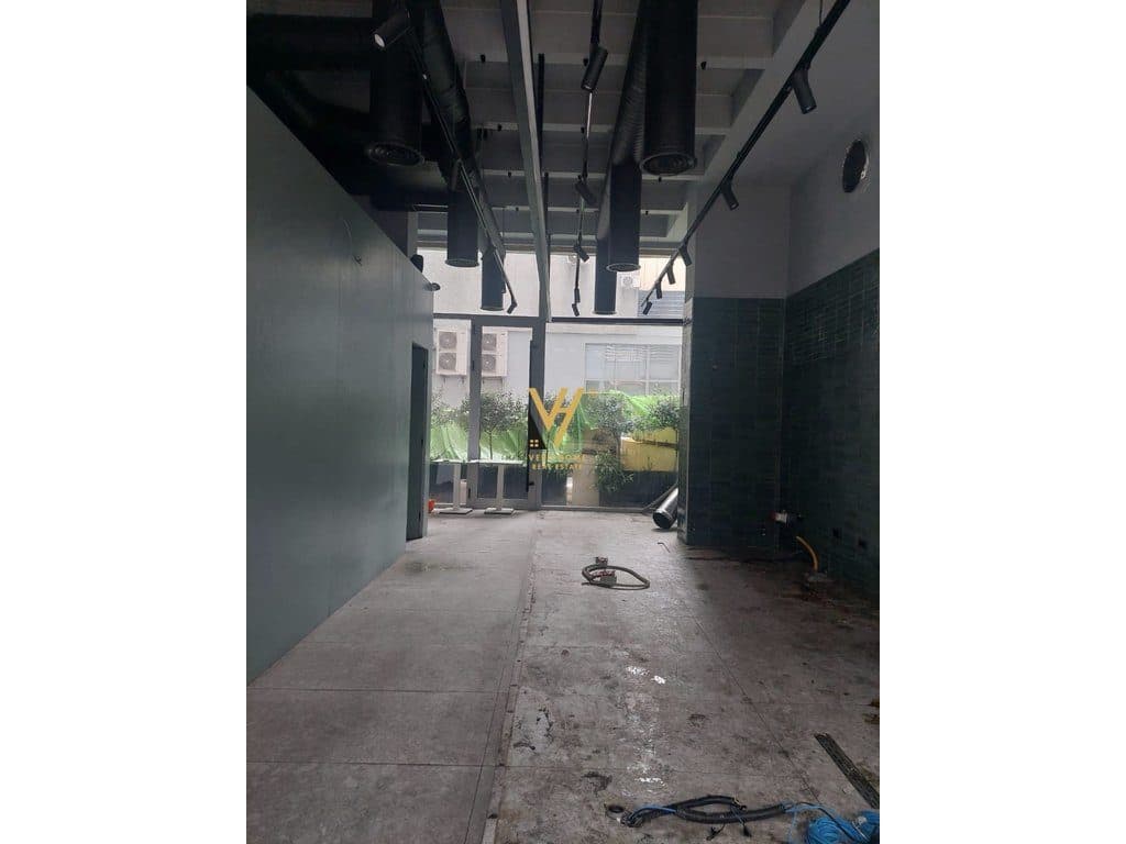JEPET DYQAN 55 M2 ME QERA TE KOMUNA PARISIT 900 EURO