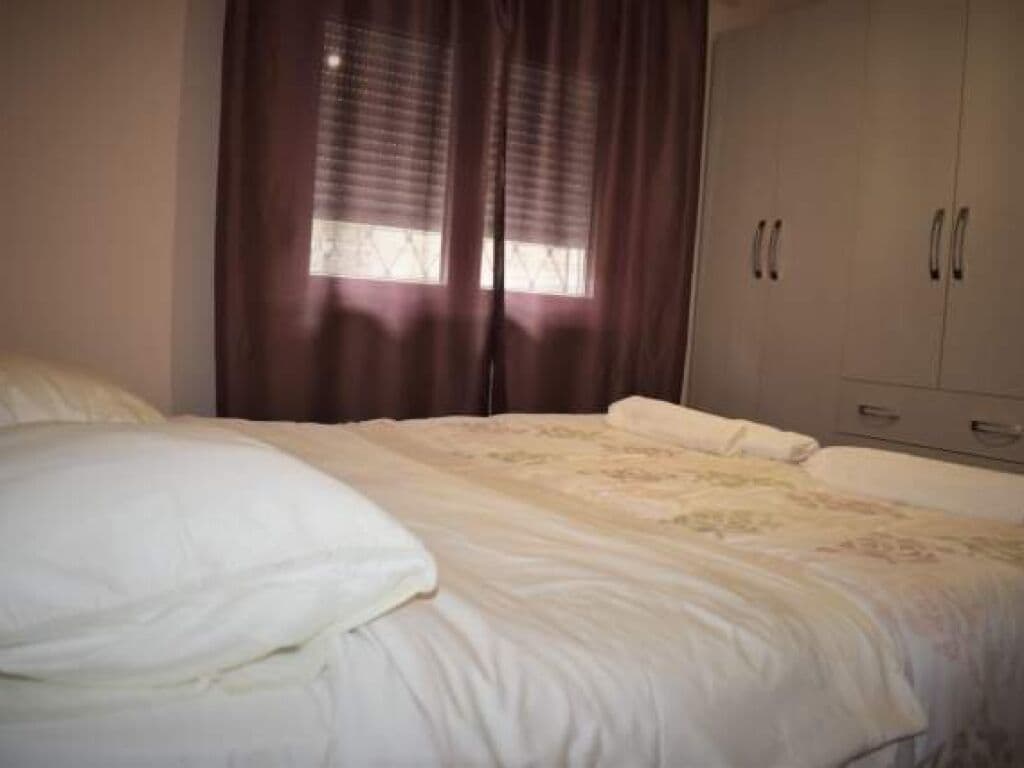 Jepet Apartament 2+1+ballkon me qera te Rruga Kongresi i Lushnjes 75 m2 4