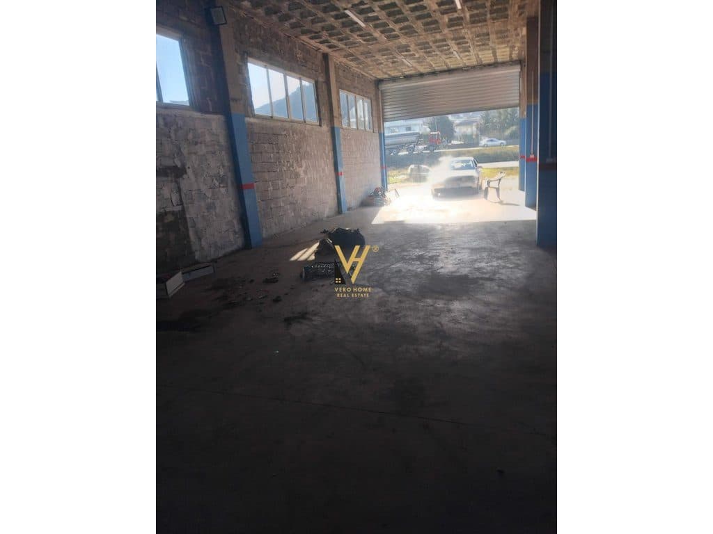 JEPET MAGAZINE 400M2 ME QERA NE VORE 1.200 EURO 2