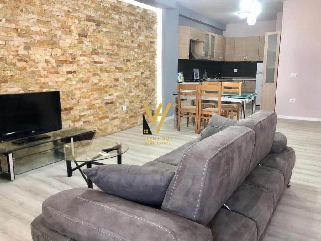 JEPET APARTAMENT 2+1 ME QIRA TE GLOBE, RR. KAVAJES 600 EURO