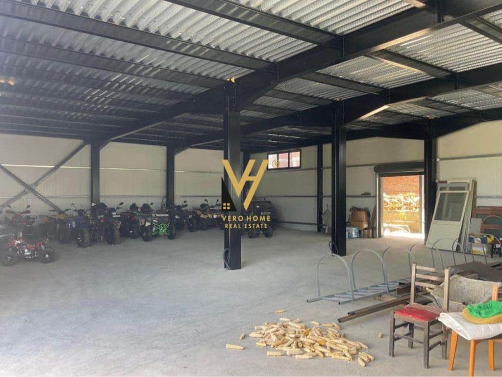 JEPET KAPANON 5.100 M2 ME QERA NE FUSHE KRUJE 3.500 EURO 2