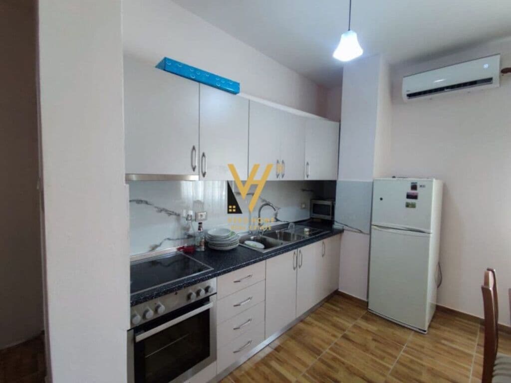 Jepet Apartament 2+1+2+ballkon me qera te Rruga Jeronim De Rada 100 m2 2