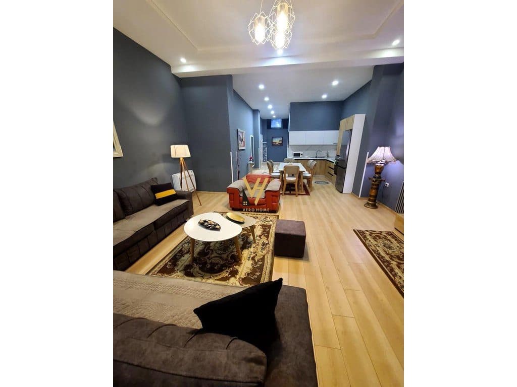 JEPET APARTAMENT 1+1+BLK ME QERA TEK RRUGA PETI 55.000 LEKE 3