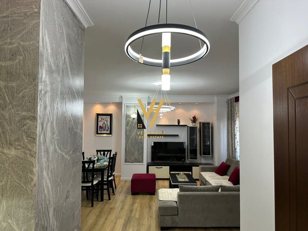 SHITET APARTAMENT 2+1 NE KOMBINAT 145.000 EURO