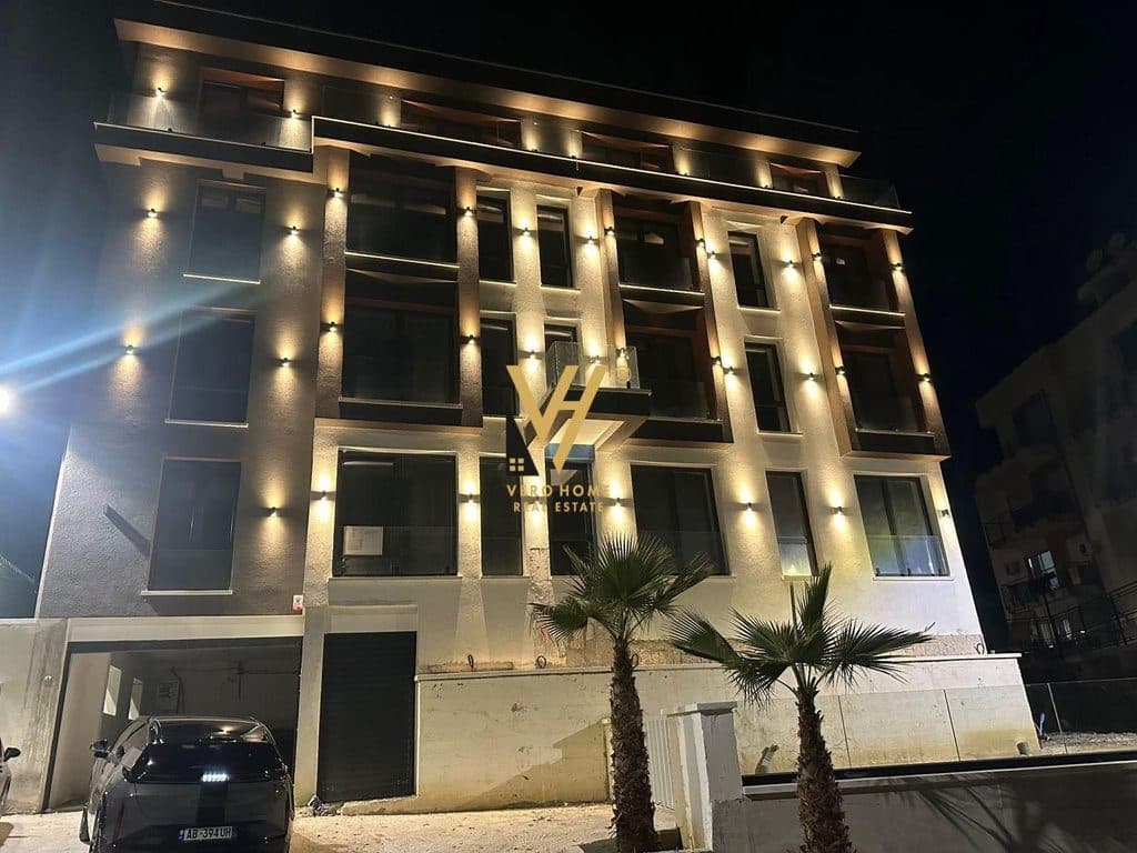 SHITET GODINE BIZNESI 1.100 M2 TE KODRA E DIELLIT 2.500.000 EURO 3