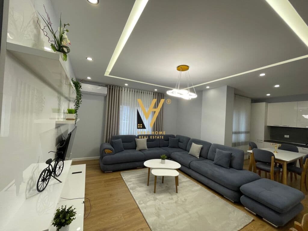Jepet Apartament 2+1+2+ballkon me qera te Zogu i Zi 110 m2