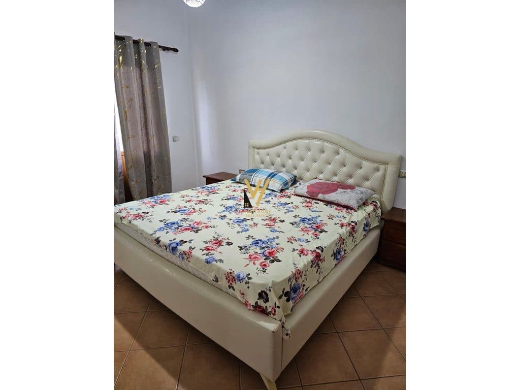 JEPET HYRJE VILE 3+1+3BLK ME QERA NE SELITE 580 EURO 3