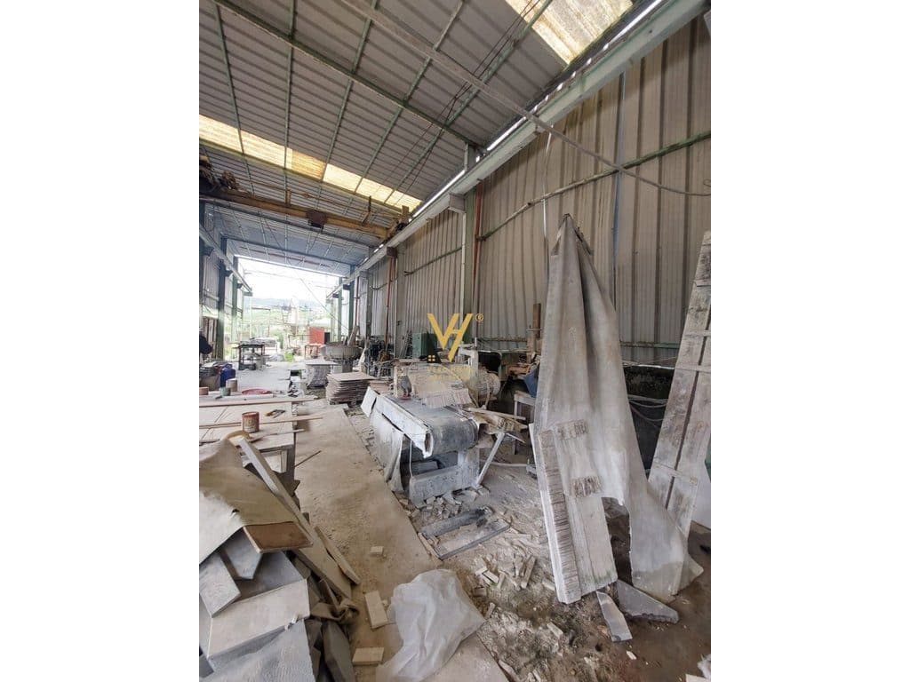 SHITET MAGAZINE+TRUALL 2.800 M2 NE VORE 84.000.000 LEKE 3