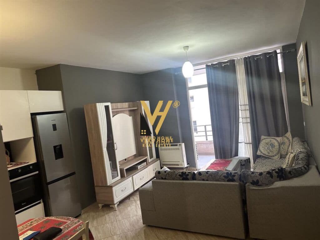 JEPET APARTAMENT 2+1+BLK ME QERA NE ASTIR 450 EURO
