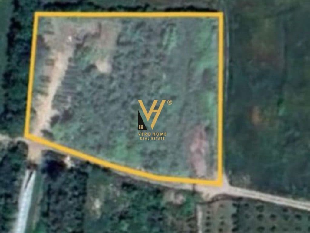 SHITET TOKE 4.600 M2 NE FARKE TE VOGEL 920.000 EURO