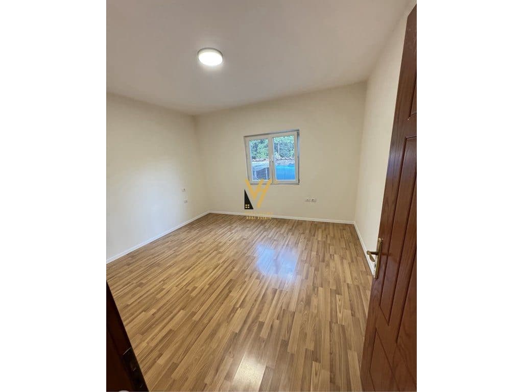 JEPET APARTAMENT 2+1+BLK ME QERA NE LAPRAKE 550 EURO