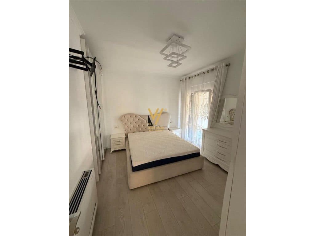 JEPET APARTAMENT 2+1+BLK ME QERA TE OXHAKU 1.000 EURO 3