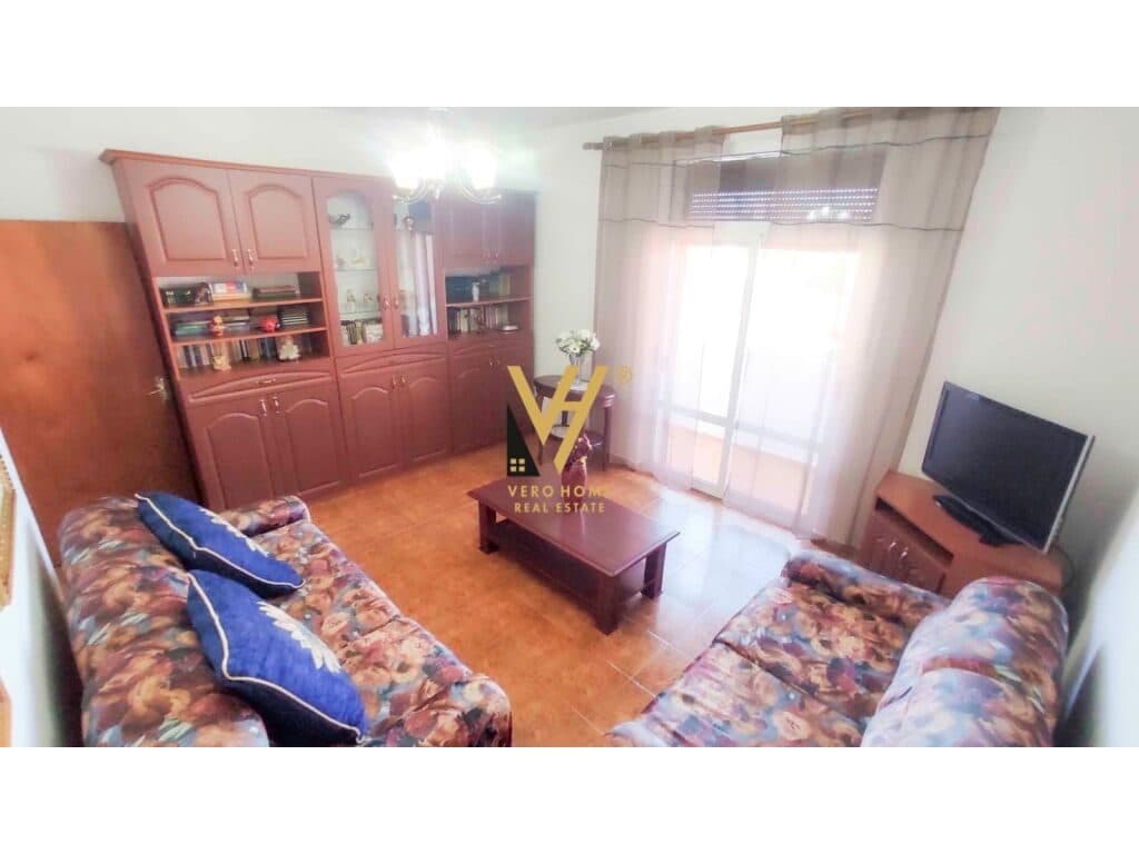 Jepet Apartament 2+1+ballkon me qera te Shkolla e Kuqe 78 m2