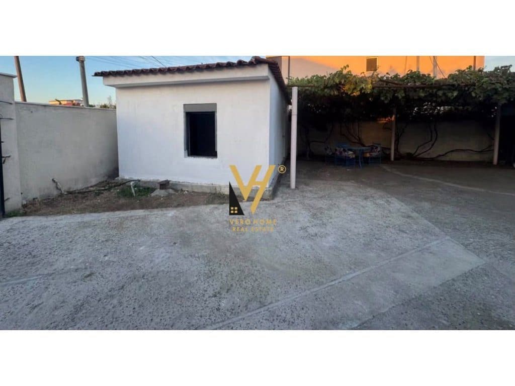 SHITET SHTEPI PRIVATE NJE KATESHE NE KAMEZ 20.000.000 LEKE 3