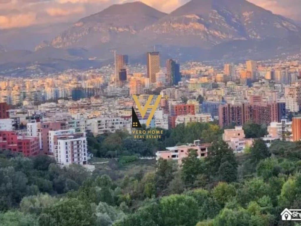 SHITET TOKE 500 M2 NE SELITE 145.000 EURO