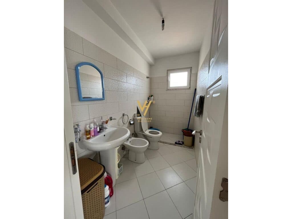 Jepet Apartament 1+1 me qera te Rruga Kongresi i Manastirit 86 m2 3