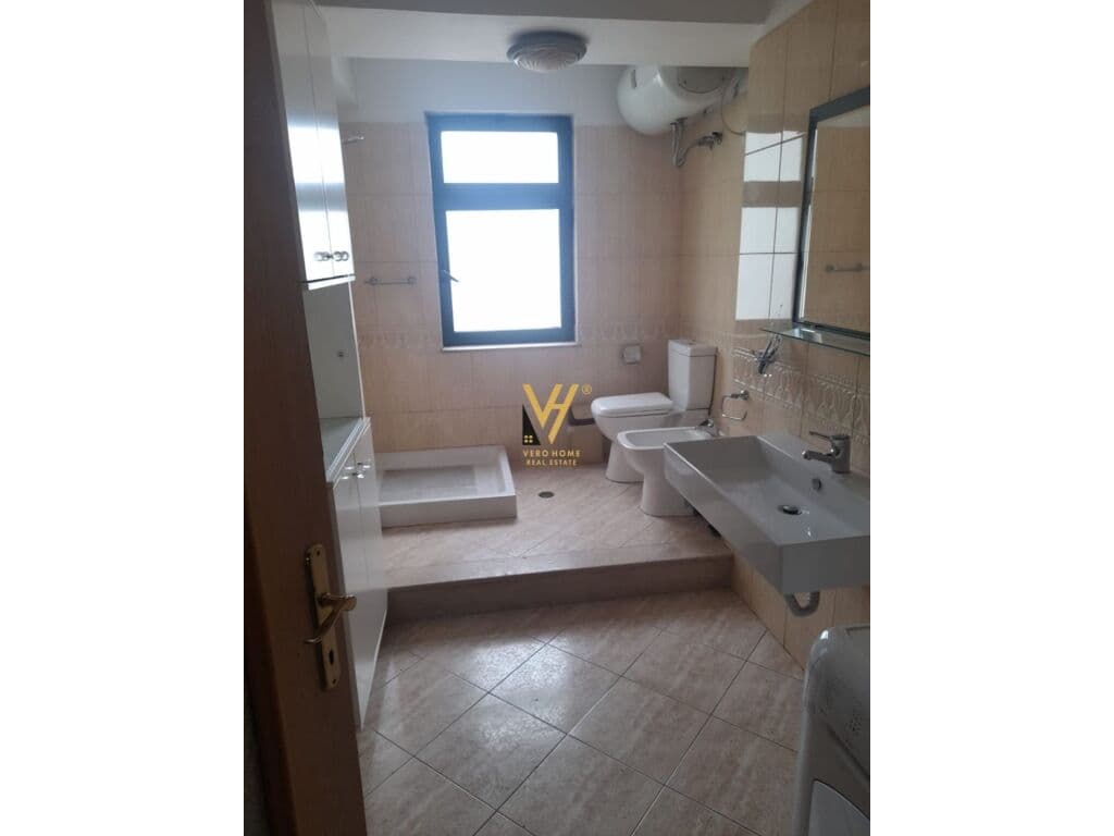 Jepet Apartament 3+1+ballkon me qera ne Vasil Shanto 110 m2