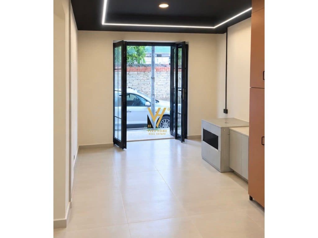 JEPET AMBIENT BIZNESI 86 M2 ME QERA NE VASIL SHANTO 100.000 LEKE 2