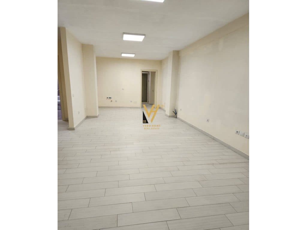 JEPET ZYRE 142 M2 ME QERA TE PAZARI I RI 120.000 LEKE