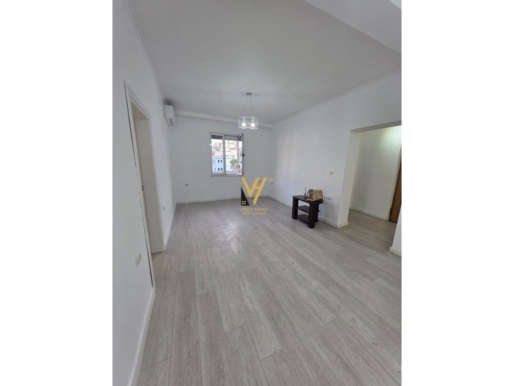 JEPET ZYRE 50 M2 ME QIRA TEK 21 DHJETORI 550 EURO