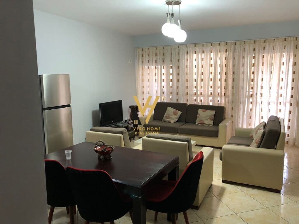 Jepet Apartament 2+1+ballkon me qera te Kompleksi Delijorgji 100 m2 2