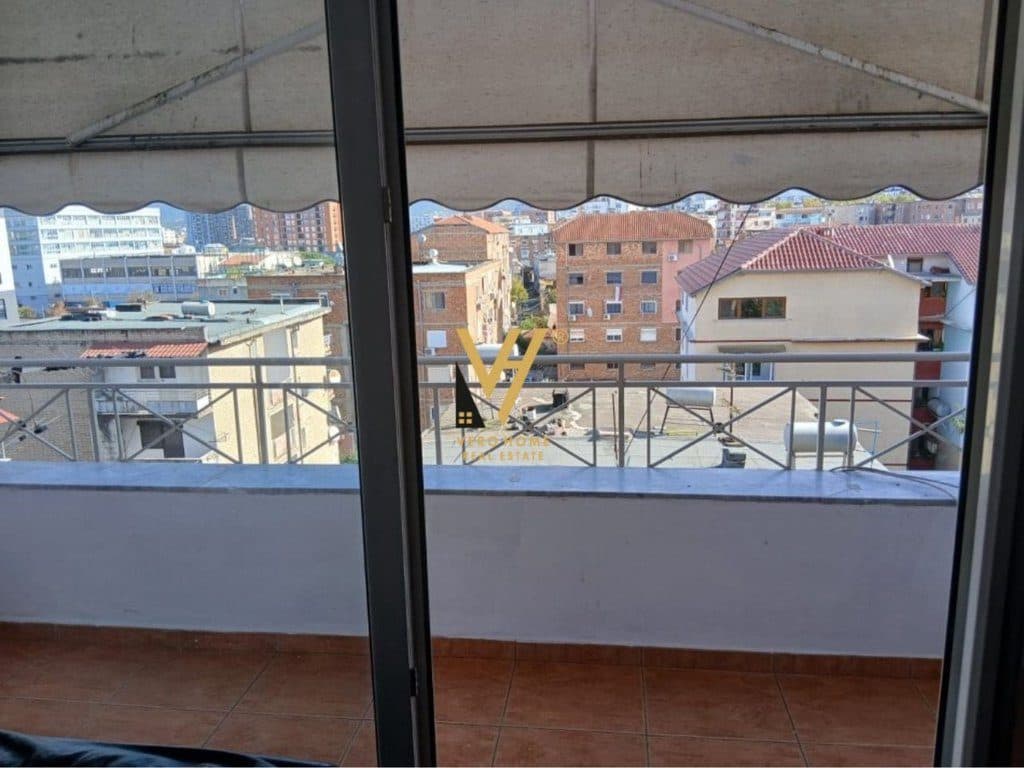 JEPET APARTAMENT 1+1+BLK ME QERA TE STACIONI I TRENIT 55.000 LEKE 4