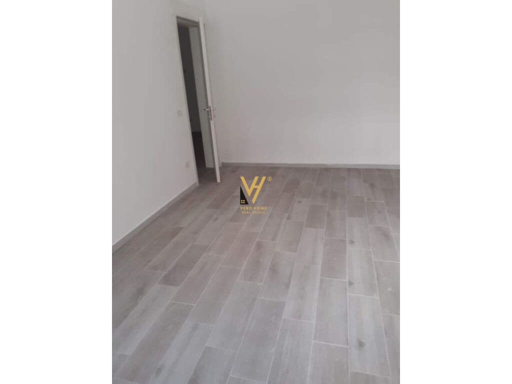 Shitet Apartament 1+1+ballkon ne Golem 70 m2 2