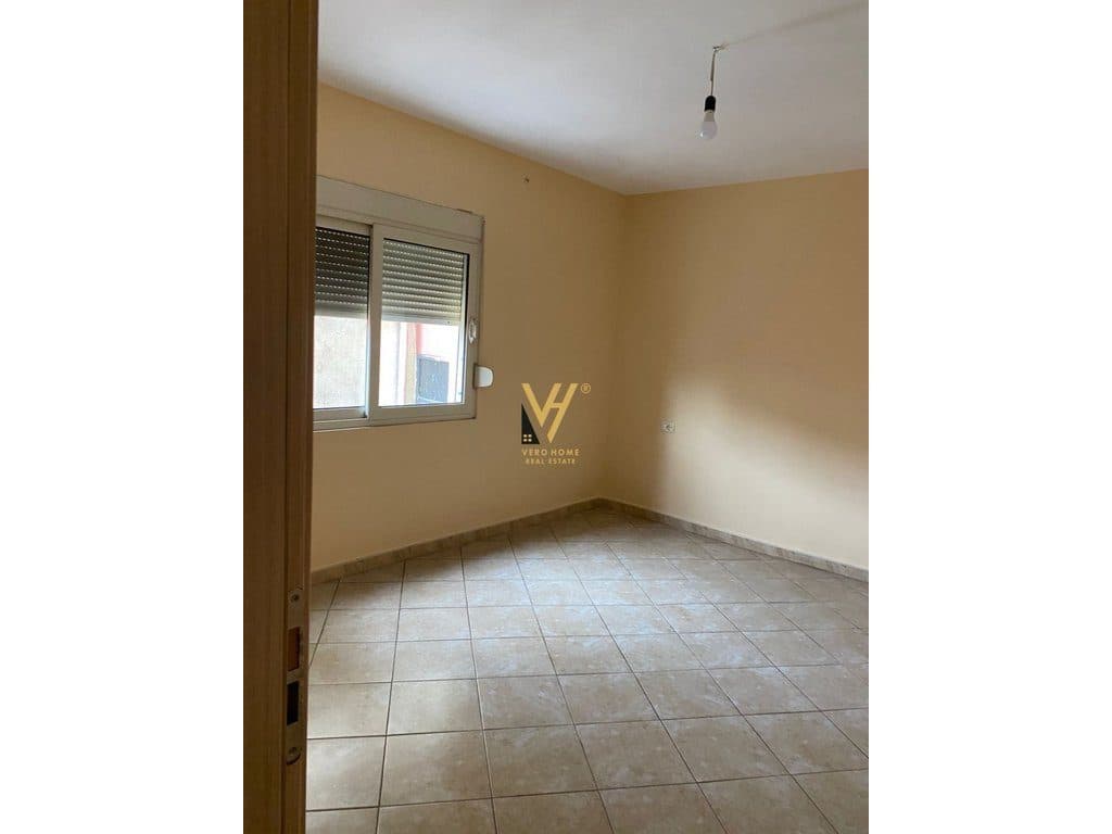 JEPET APARTAMENT 1+1 ME QERA TE SHKOLLA E BALETIT 40.000 LEKE