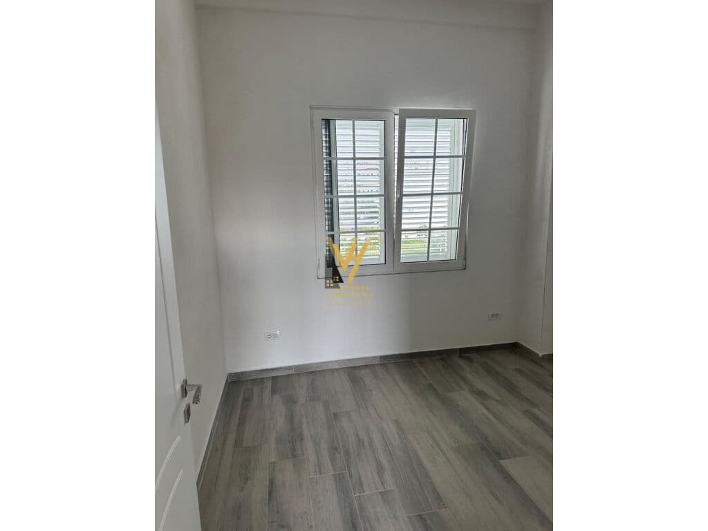 JEPET AMBIENT 220 M2 ME QERA NE PASKUQAN 5.000 EURO 3